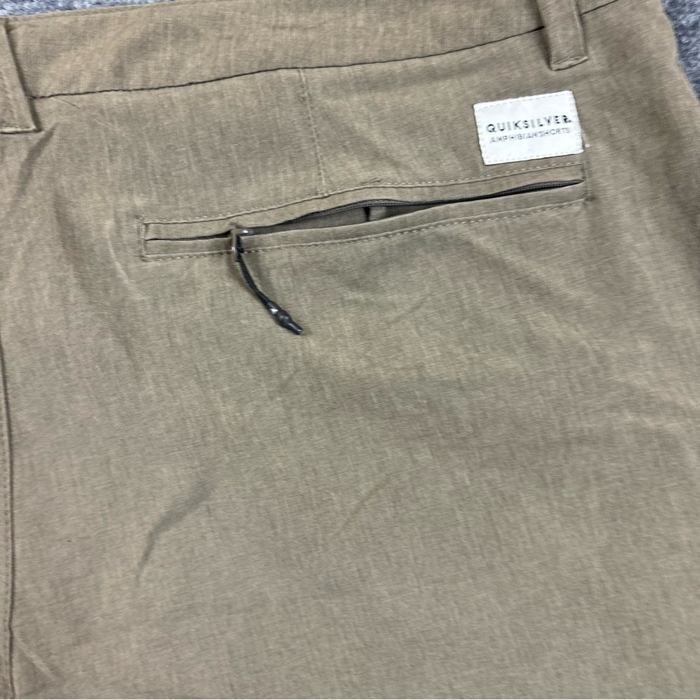 QUICKSILVER Men’s Tan Colored Amphibian Shorts Hybrod flat front size: 38 - Picture 4 of 9